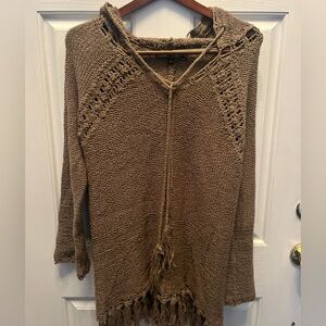PRE-OWNED LOVE STITCH WOMEN'S  FRINGE SWEATER PONCHO WITH HOOD- MEDIUM